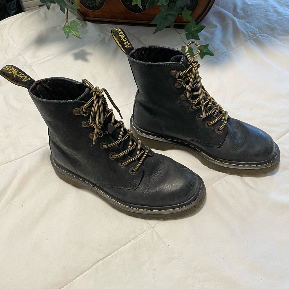 Women’s Doc Martin Air Waic Boots Size 7